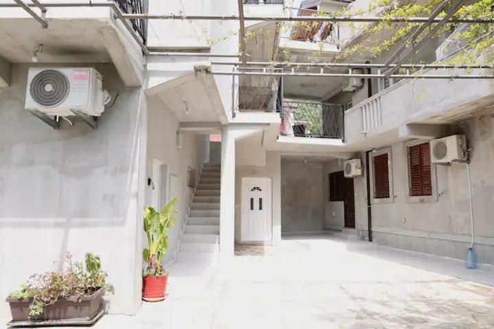 Apartments R&M Tivat Eksteriør billede