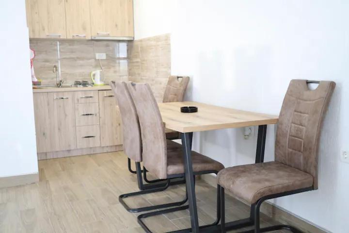 Apartments R&M Tivat Eksteriør billede
