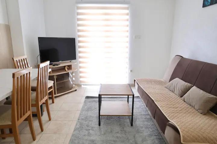 Apartments R&M Tivat Eksteriør billede