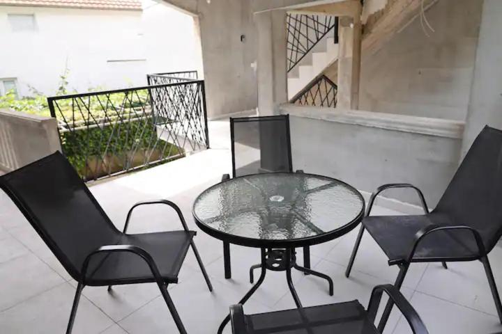 Apartments R&M Tivat Eksteriør billede