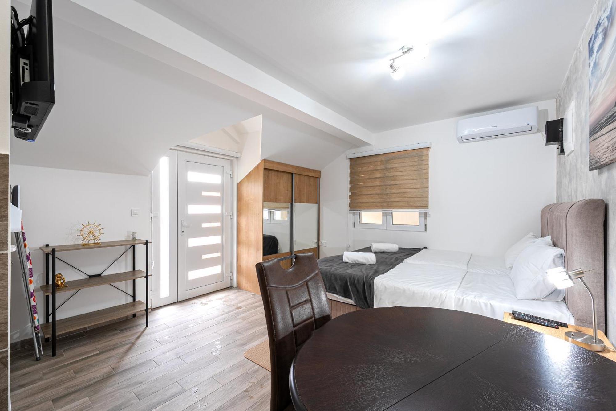 Apartments R&M Tivat Eksteriør billede