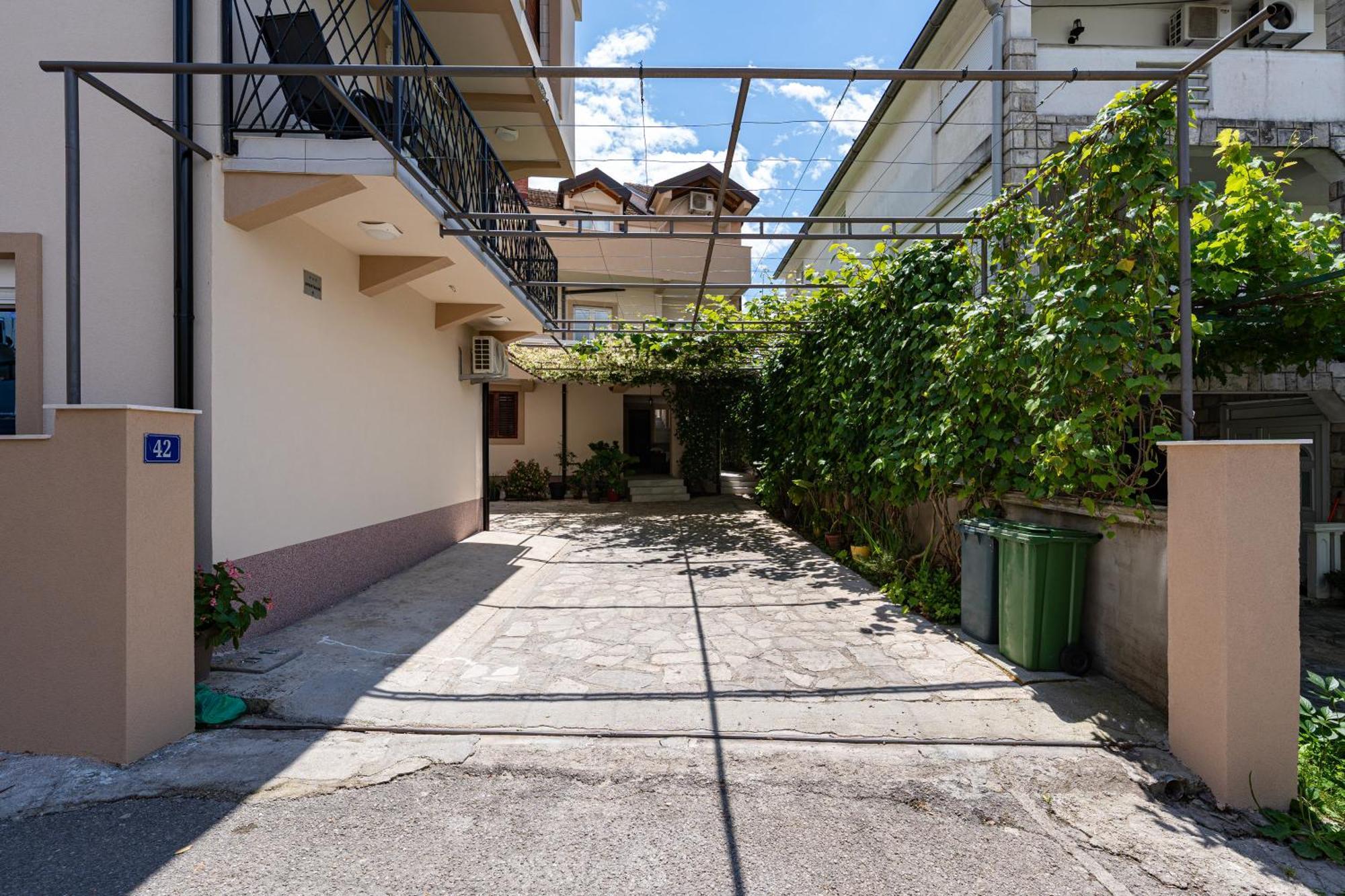 Apartments R&M Tivat Eksteriør billede