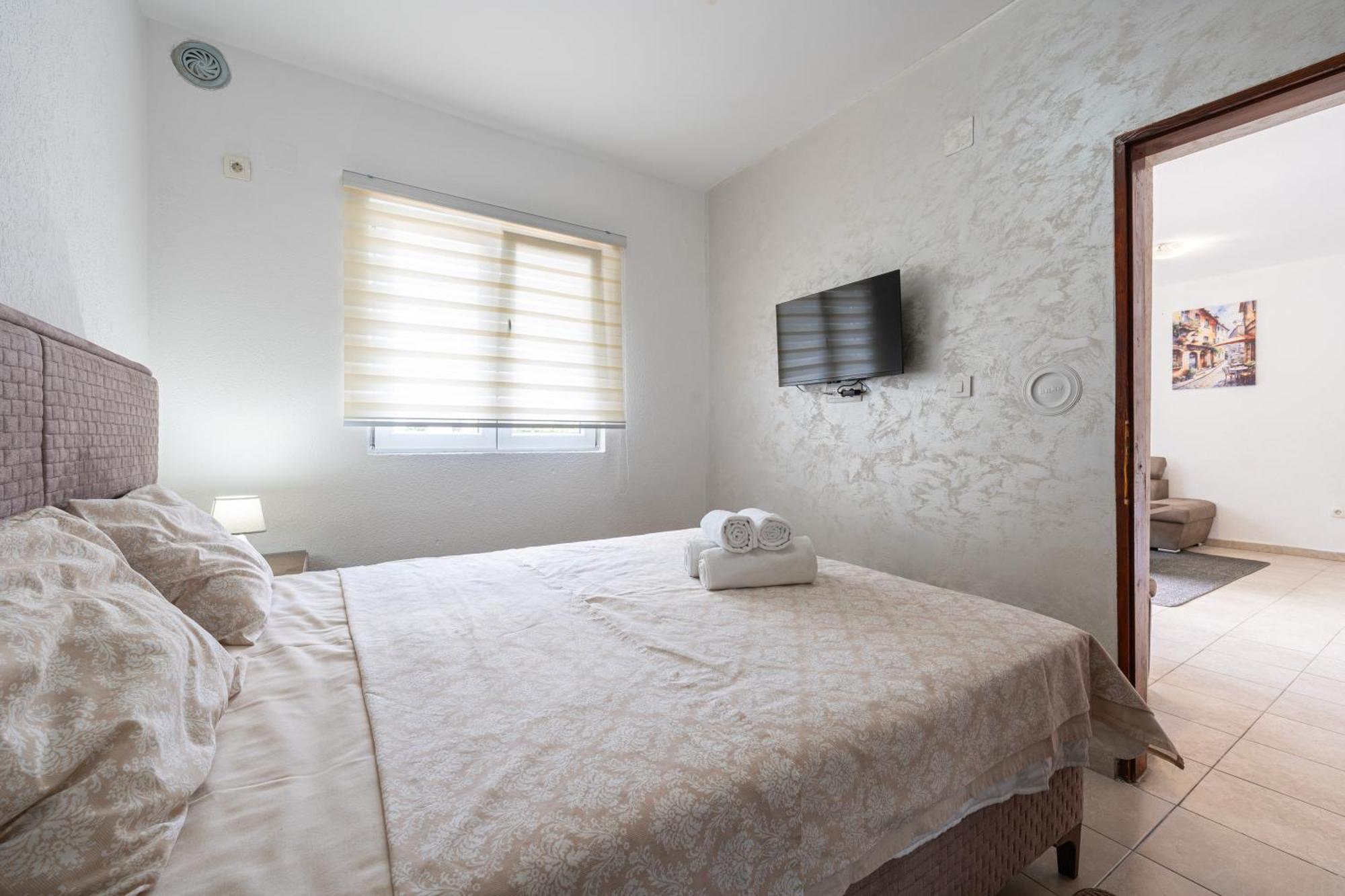 Apartments R&M Tivat Eksteriør billede